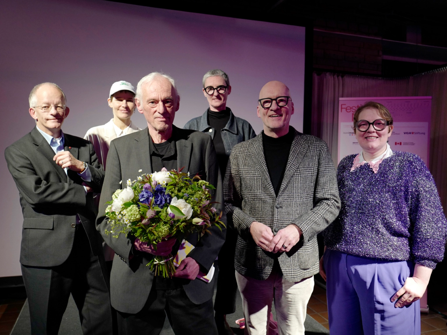 Impression der Verabschiedung des langjährigen Leiters des EMAF, Alfred Rotert (Gruppen bild mit Staatssekretär Dr. Jörg Mielke (Niedersächsische Staatskanzlei), Juliane Schickedanz, Alfred Rotert, Katrin Mundt, Wolfgang Beckermann (Erster Stadtrat, Stadt Osnabrück), Anna Jehle)