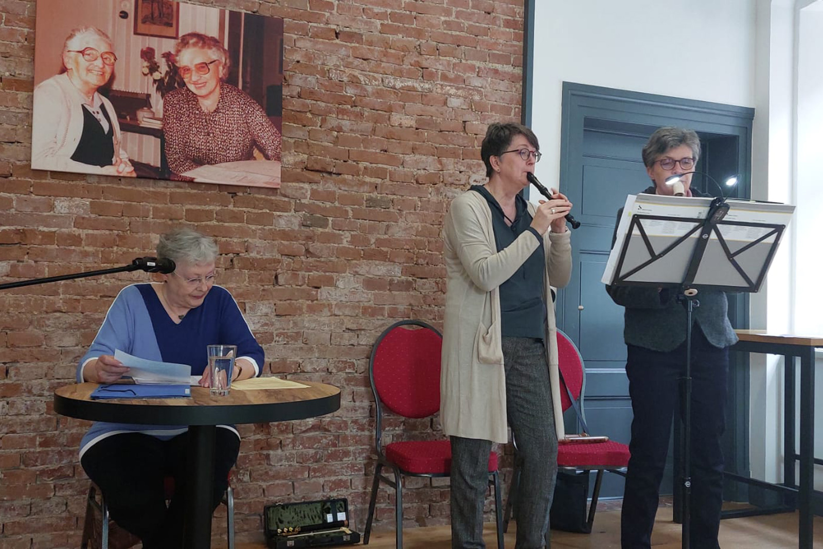  Die in der Region berühmte Schriftstellerin, Politikerin und Frauenrechtlerin Wilhelmine Siefkes (1890-1984) stand im Mittelpunkt von zwei Veranstaltungen im Bürgerhaus mit Lesungen und Musik.